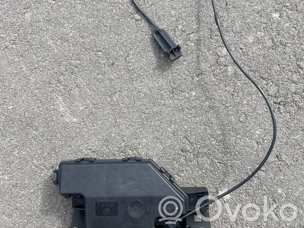 Aizmugurējā pārsega slēdzene   7840617