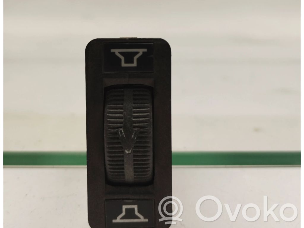 Mercedes-Benz E W124 Sound control switch 