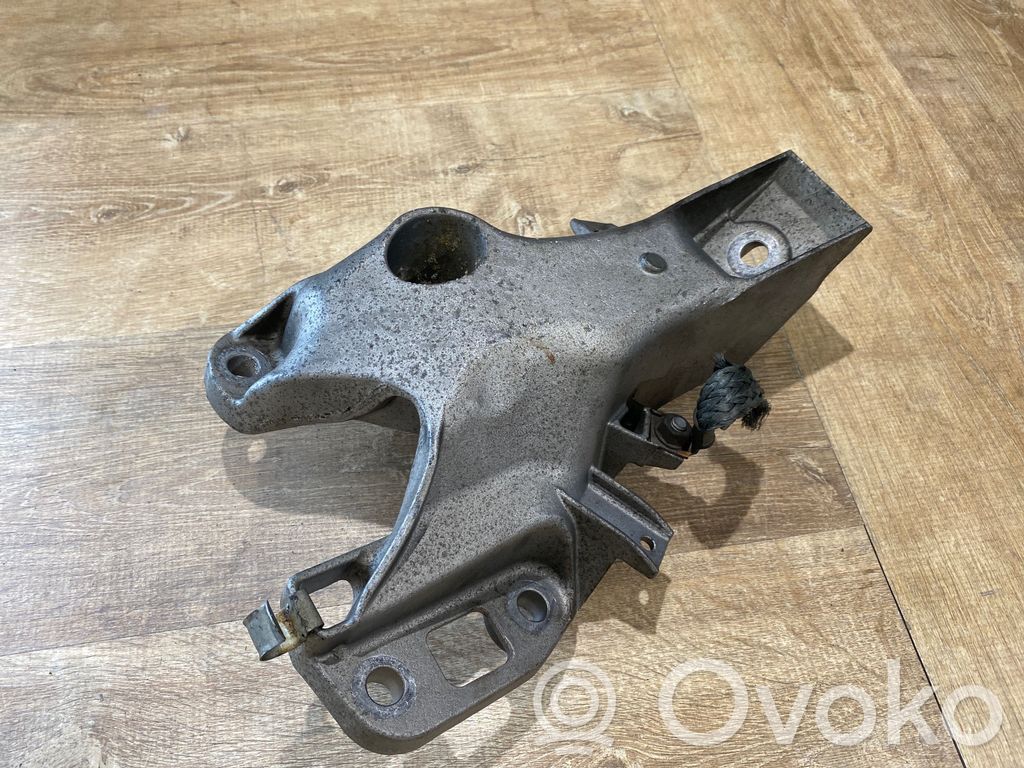 Mini One - Cooper R56 Engine mounting bracket 