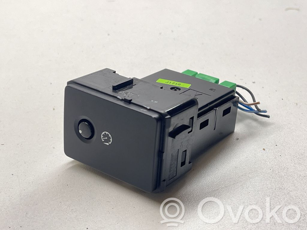 Panel lighting control switch   J8A211B652AA,17071701,25204990
