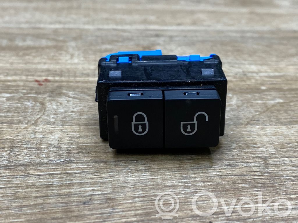 Central locking switch button   CPLA14017AD,551062,P6RM10B