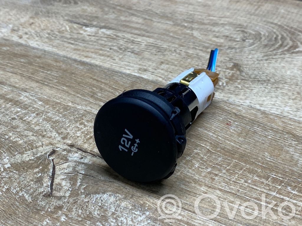 Jaguar F-Pace 12 V Socket (front) 