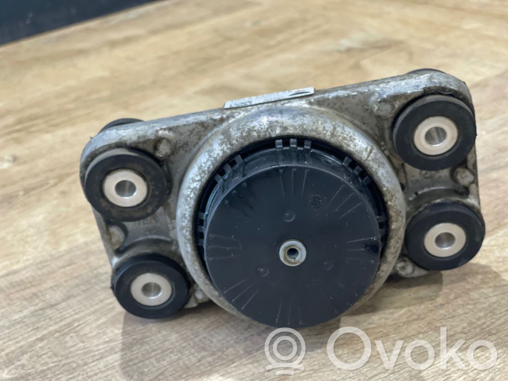 Land Rover Discovery 5 Engine mount bracket 