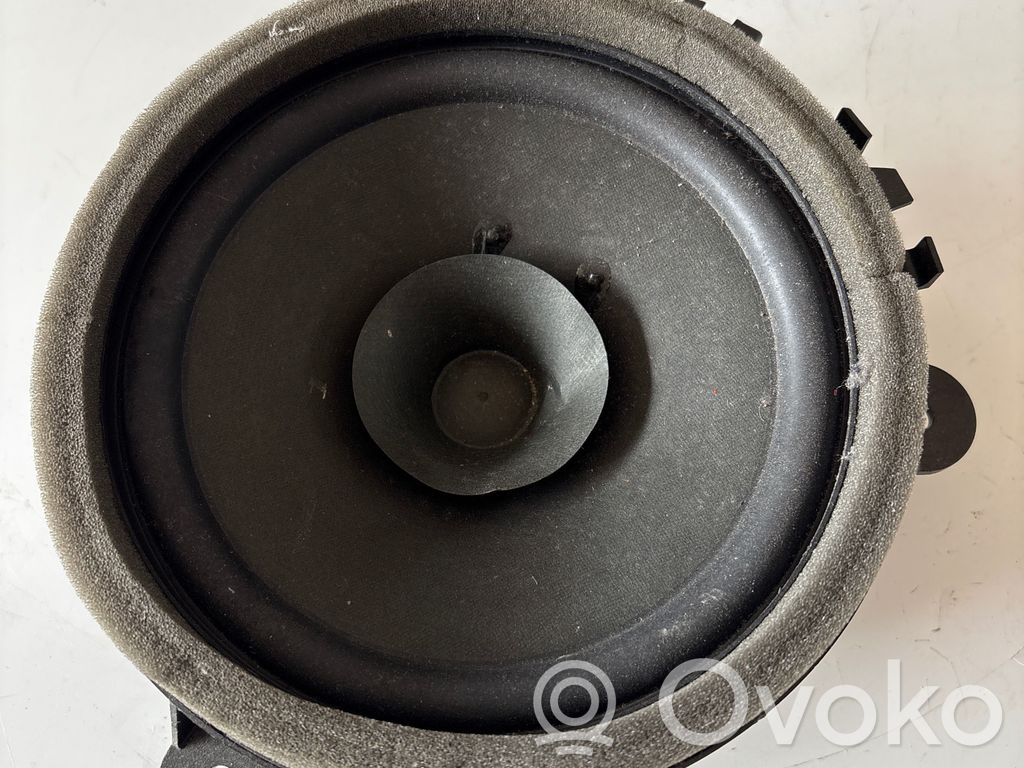 Volvo XC60 Garsiakalbis (-iai) priekinėse duryse 