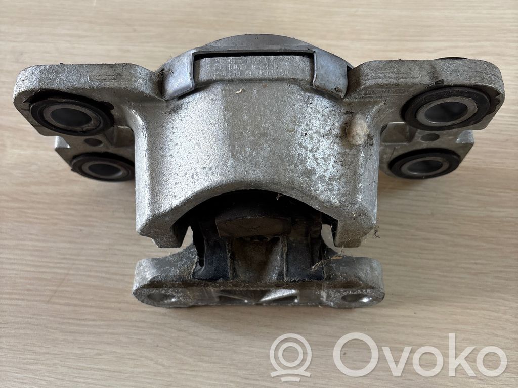 Volvo XC60 Engine mount bracket 