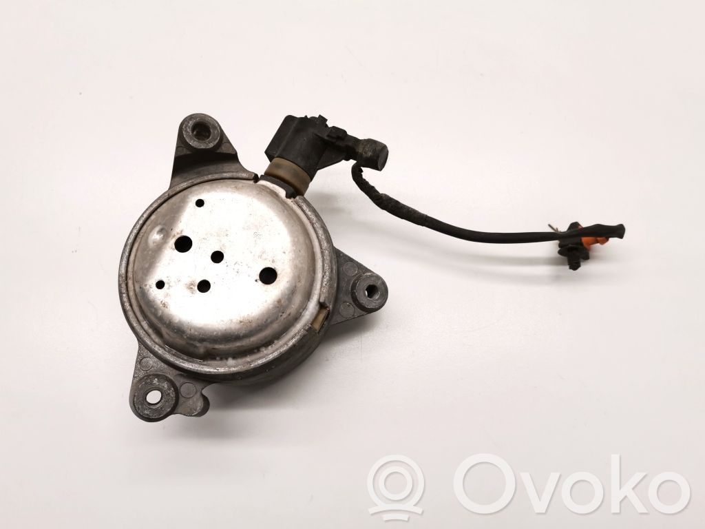 Audi A8 S8 D4 4H Gearbox mounting bracket 