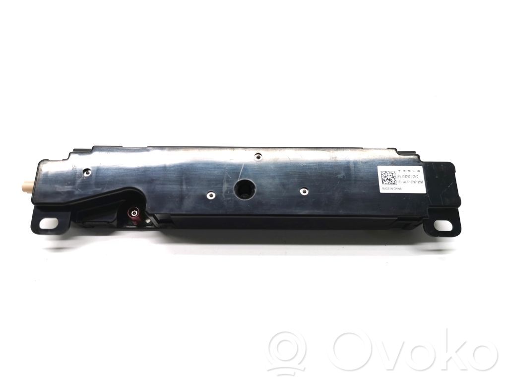 Tesla Model 3 Antena (GPS antena) 
