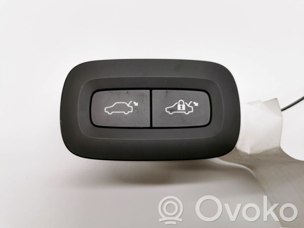 Tailgate/boot open switch button   31427330