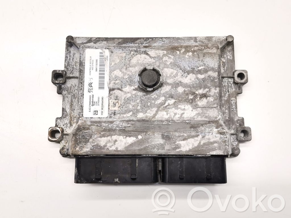 Peugeot 208 II Engine control unit/module 