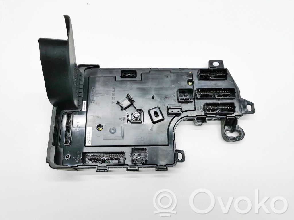 Tesla Model 3 Komforto modulis 