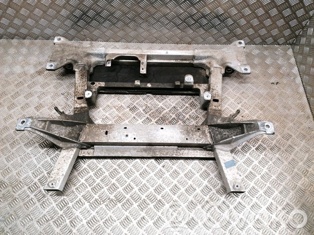 Tesla Model X Etuapurunko 