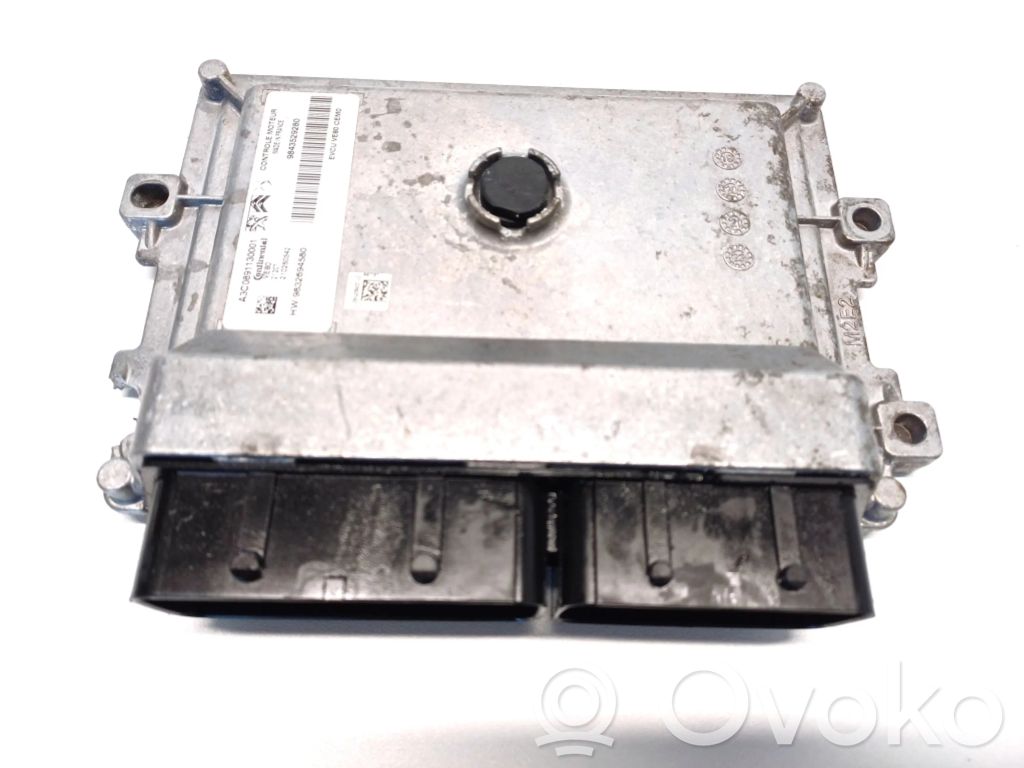 Peugeot 208 II Engine control unit/module 