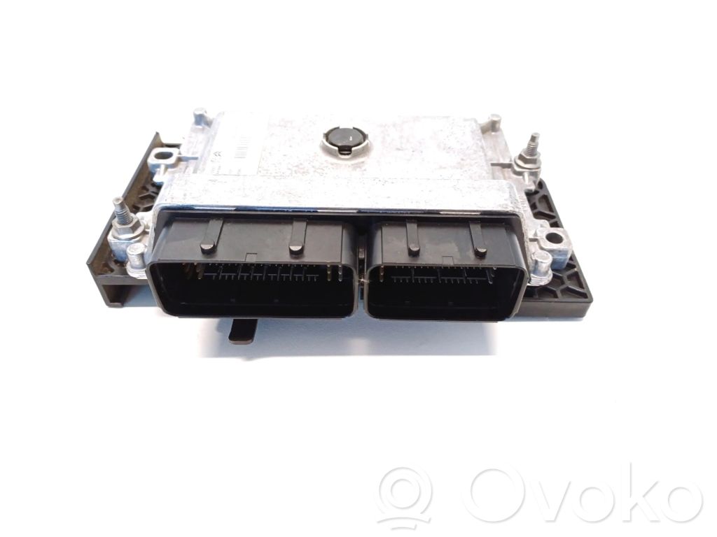 Peugeot 208 II Engine control unit/module 