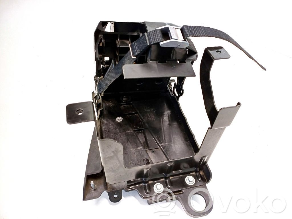 Battery bracket   32219128