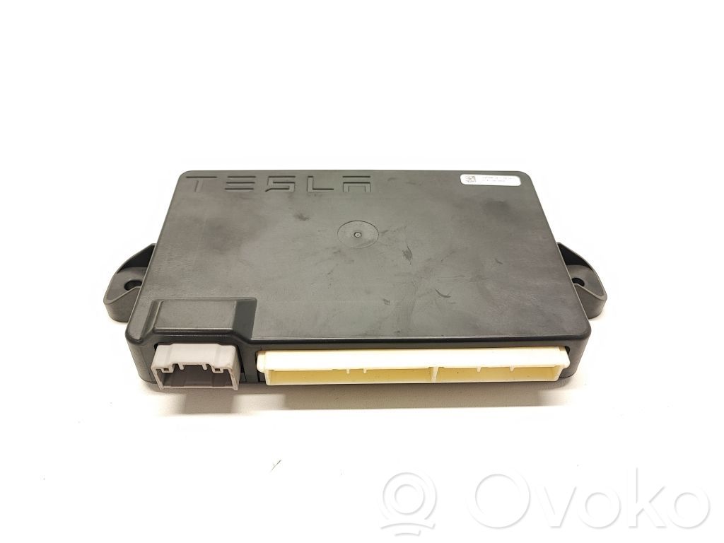 Tesla Model X Door control unit/module 