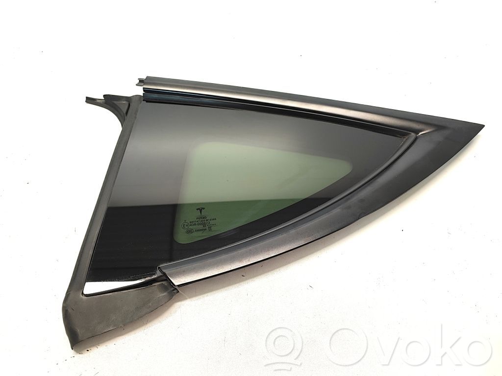 Tesla Model Y Rear side window 