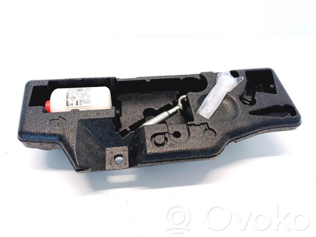 Volvo V60 Tool set 
