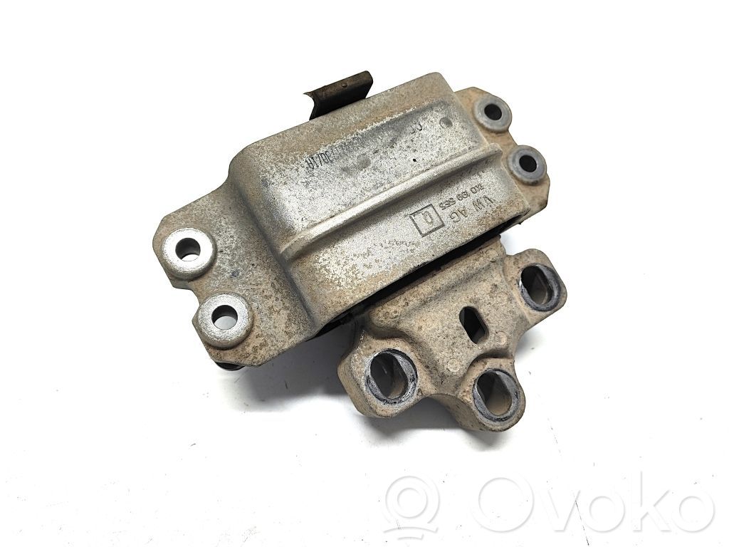 Volkswagen Caddy Engine mount bracket 