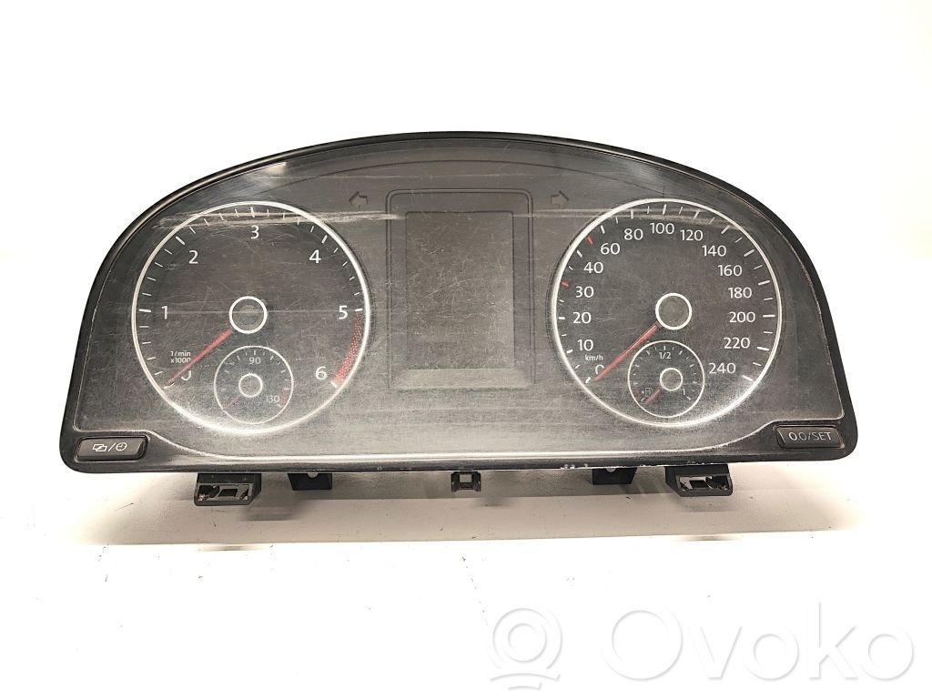 Volkswagen Caddy Speedometer (instrument cluster) 