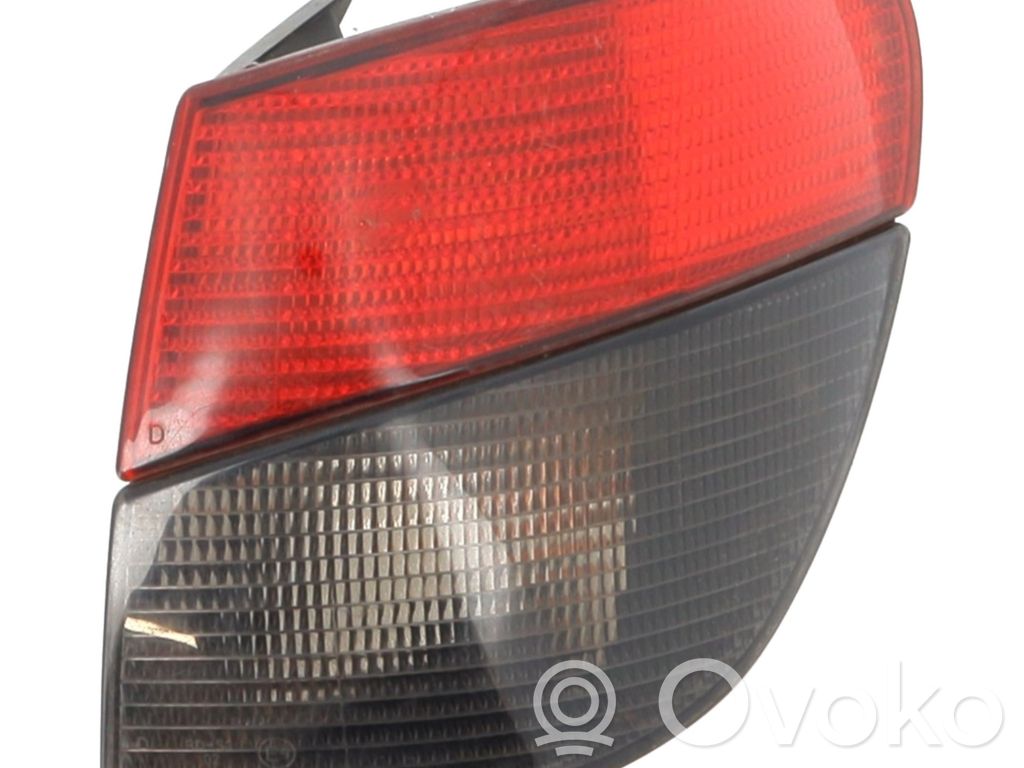 Peugeot 406 Задний фонарь в кузове