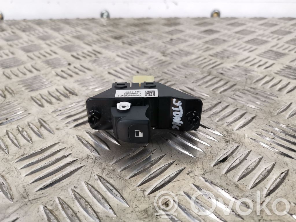 KIA Stonic Electric window control switch 