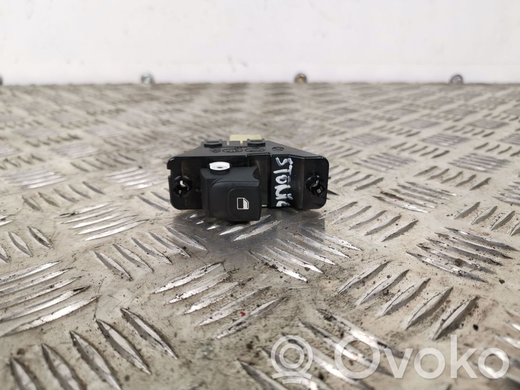 KIA Stonic Electric window control switch 