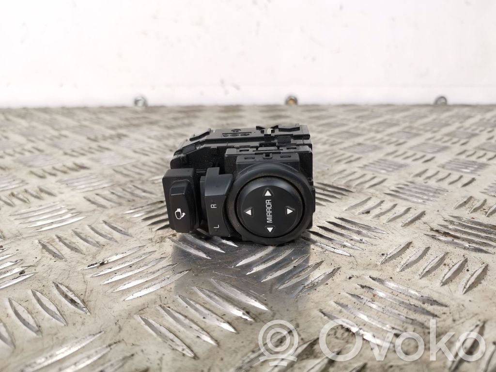 KIA Stonic Wing mirror switch 