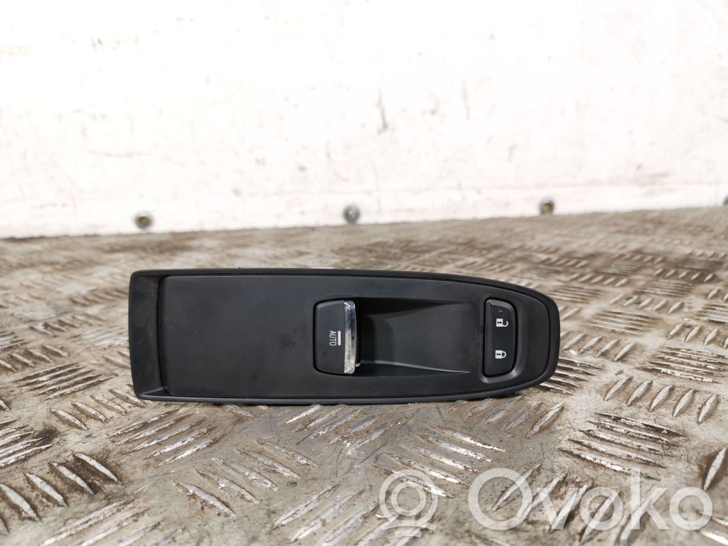 Electric window control switch   83071FL270