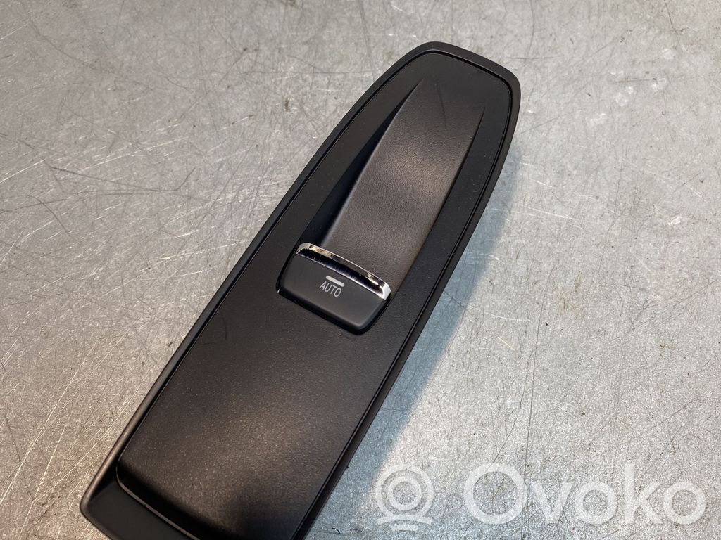 Subaru XV II Electric window control switch 