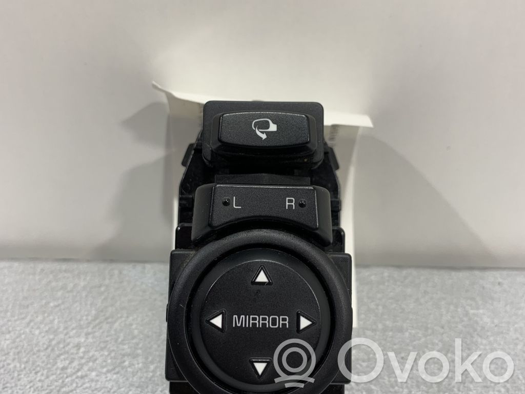 KIA Stonic Wing mirror switch 