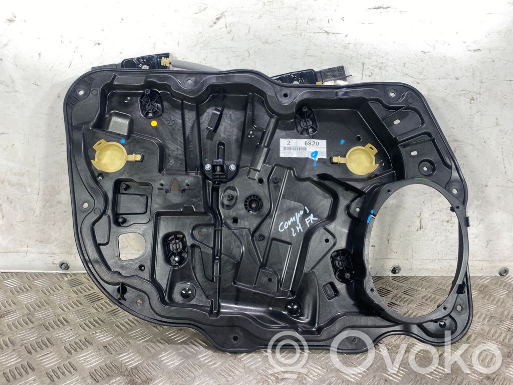 Mechanizm podnoszenia szyby przedniej bez silnika   68242679AA