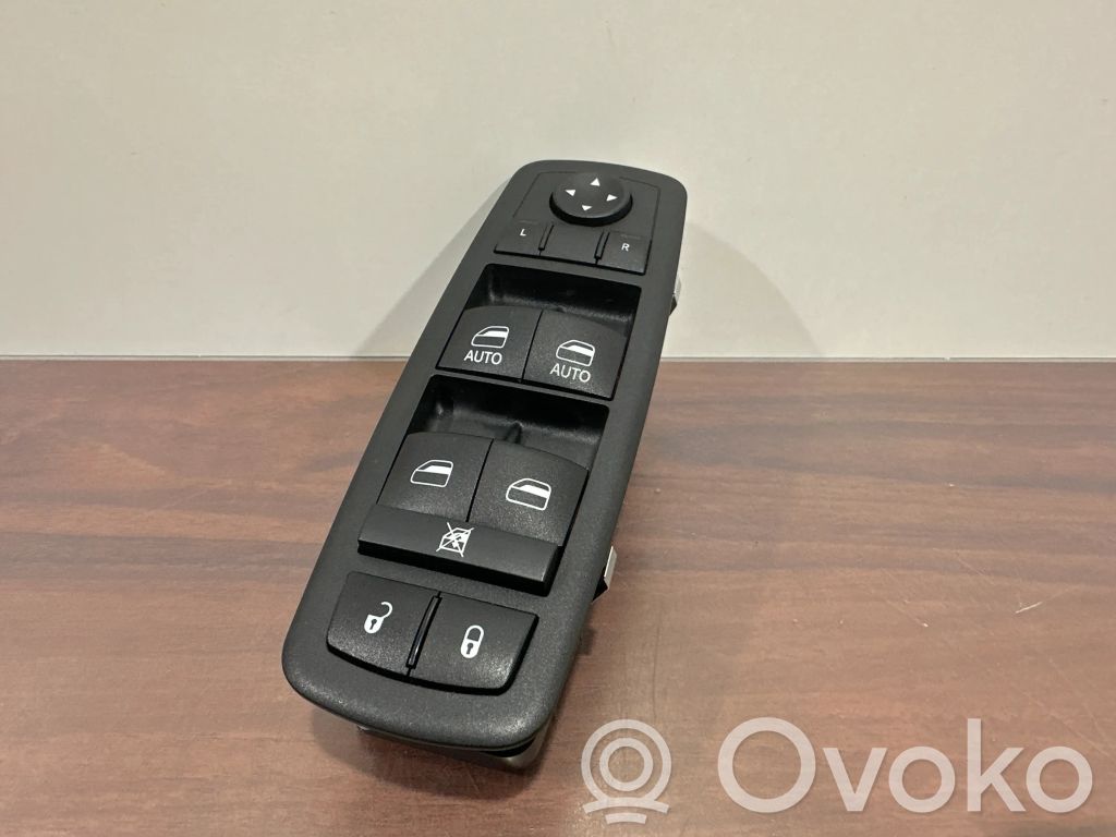 Chrysler Pacifica Electric window control switch 