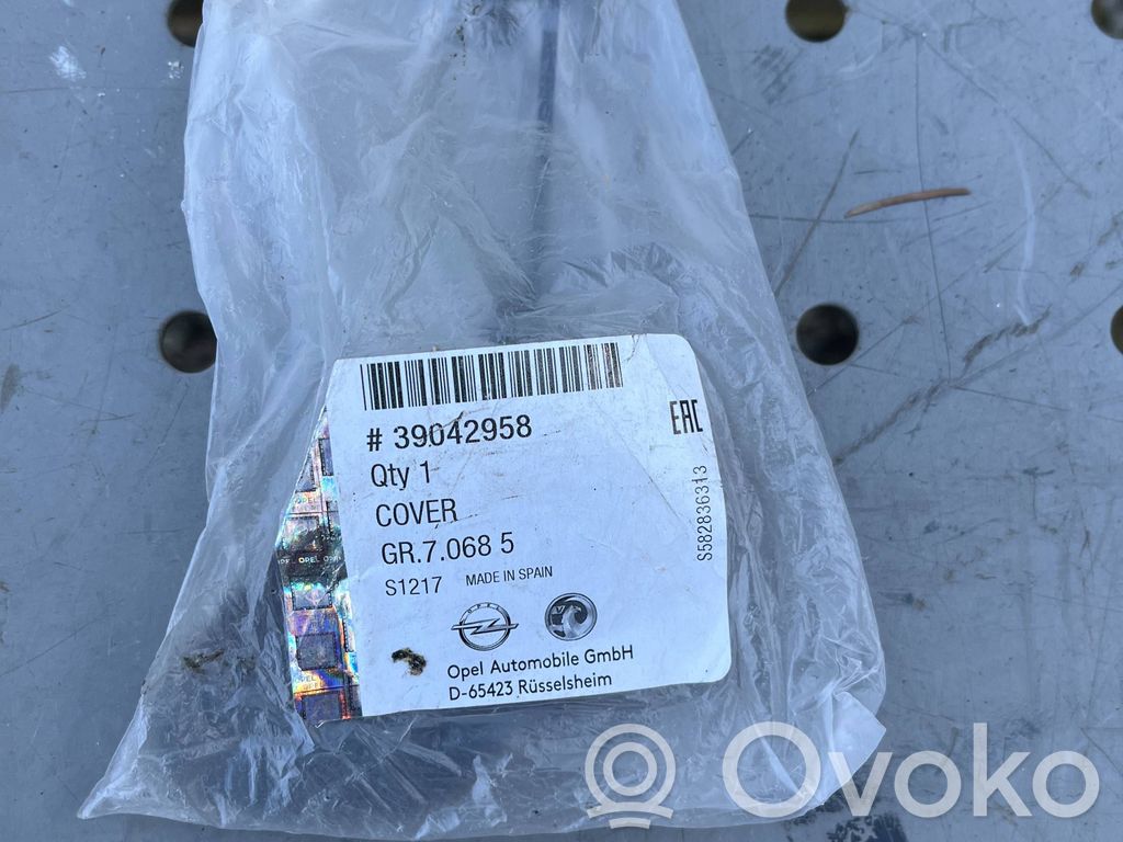 Opel Corsa E Vilkšanas cilpas vāciņš 