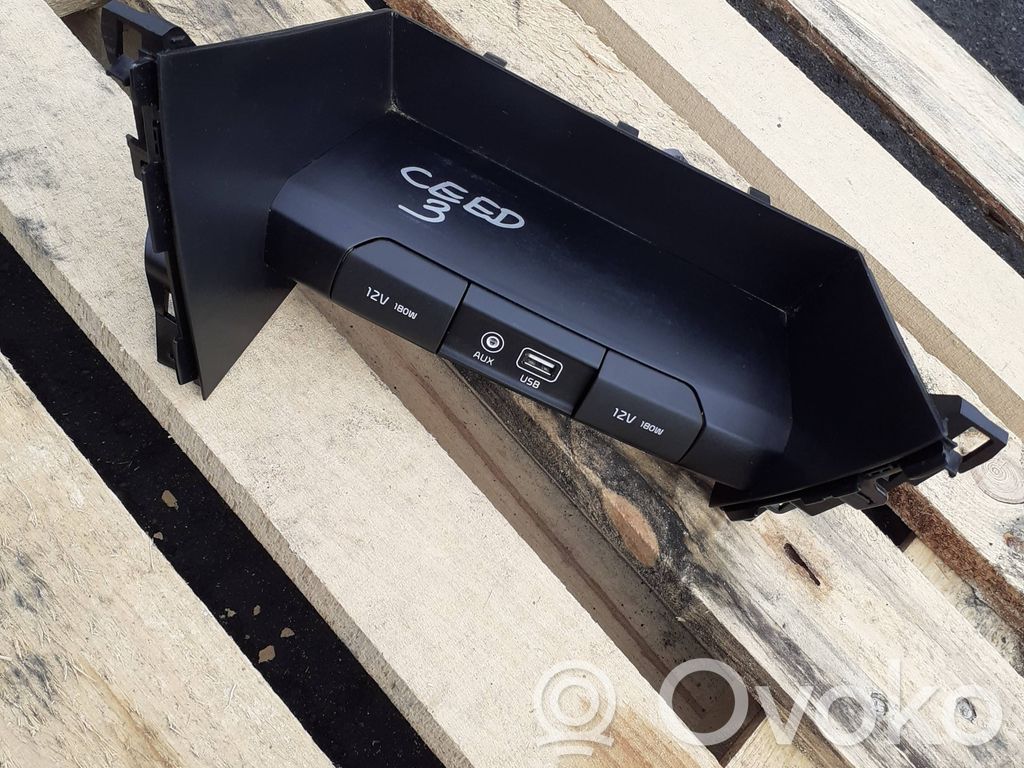 KIA Ceed Разъем AUX 