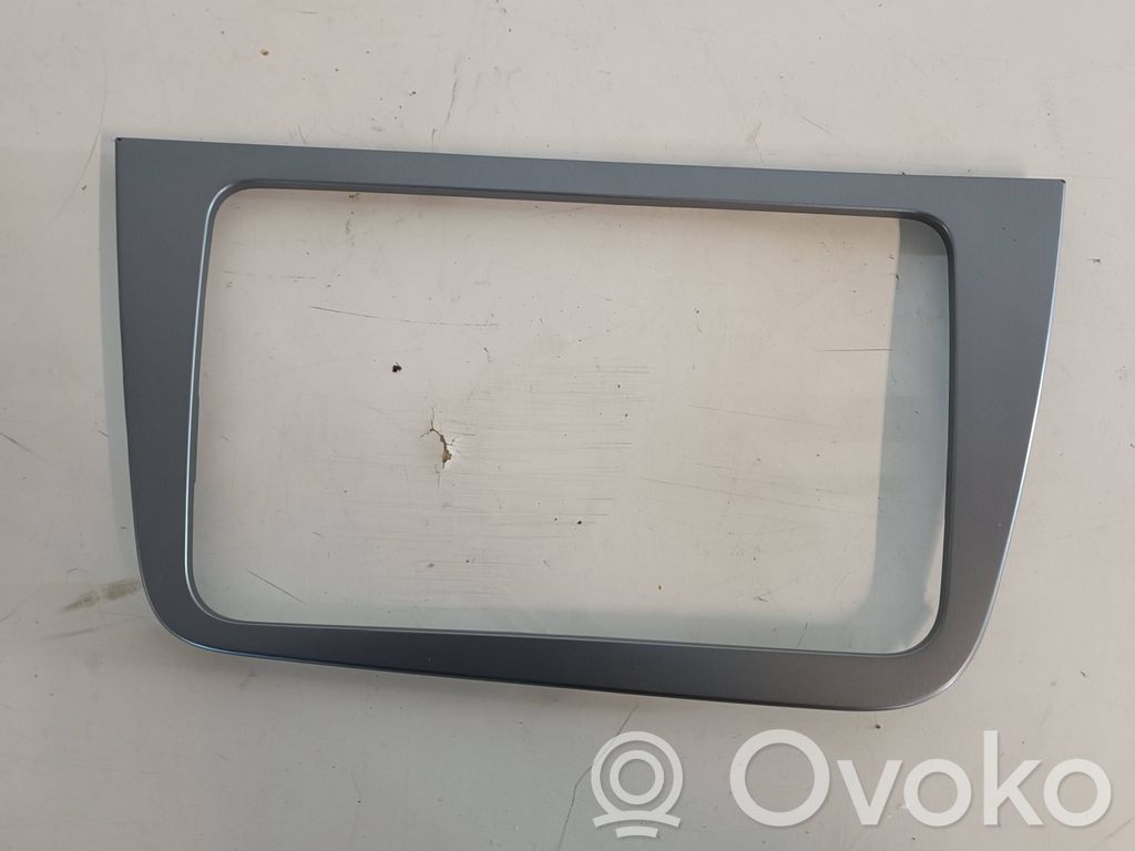 Audi A4 S4 B9 8W Radijos/ navigacijos apdaila 