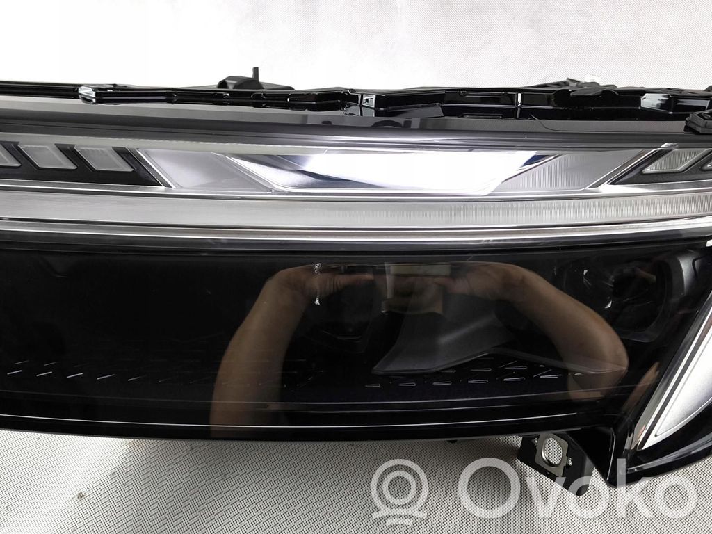 Audi Q7 4M Headlight/headlamp 
