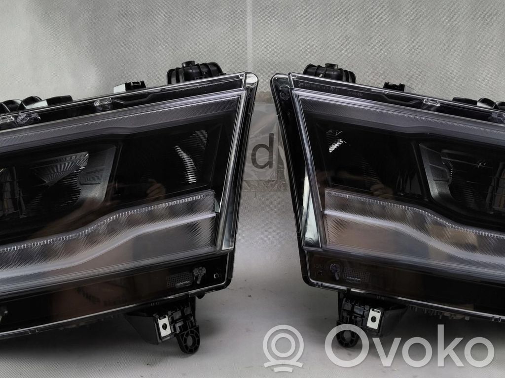 Dodge RAM 1500 DS Scheinwerfer 