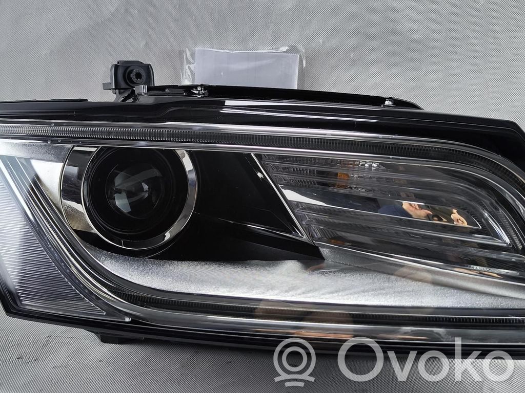 Audi Q5 SQ5 8R Lampa przednia 