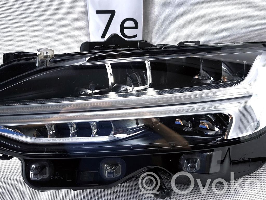 Volvo S90, V90 Lampa przednia 