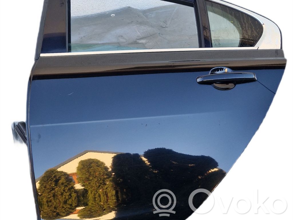 Jaguar XE Puerta trasera 
