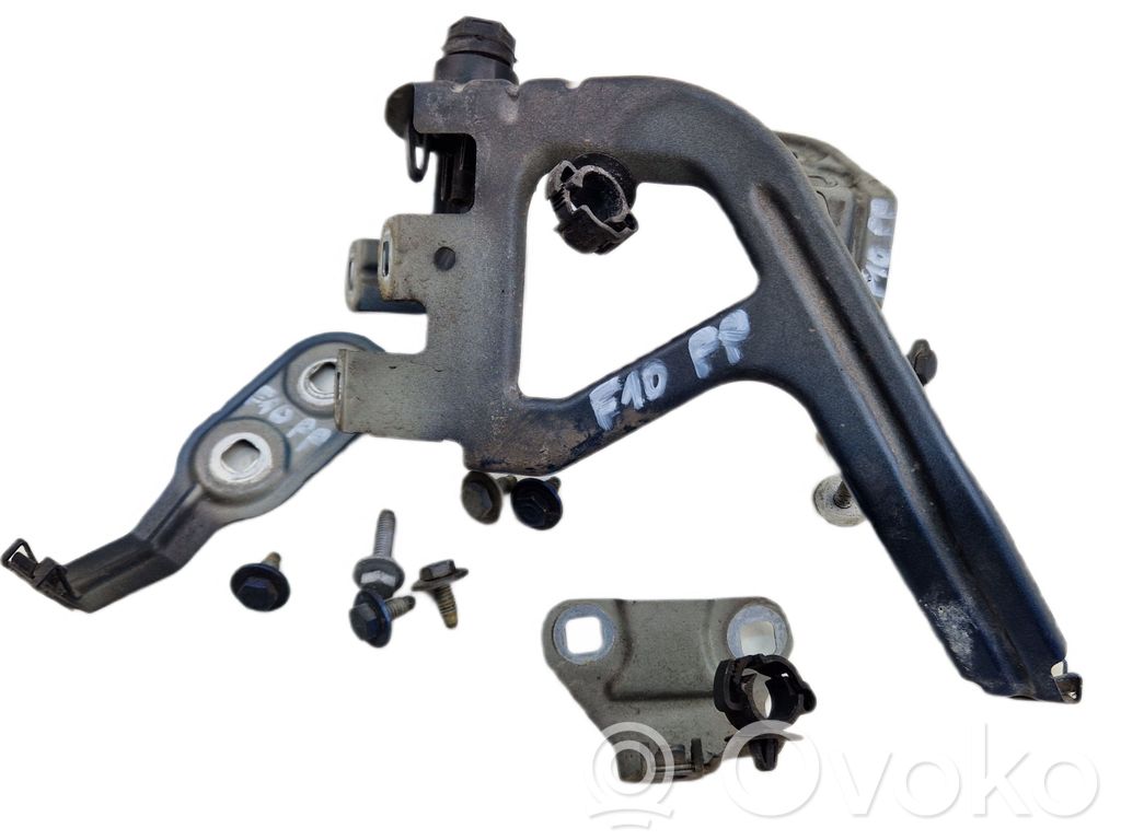 BMW 5 F10 F11 Fender mounting bracket 