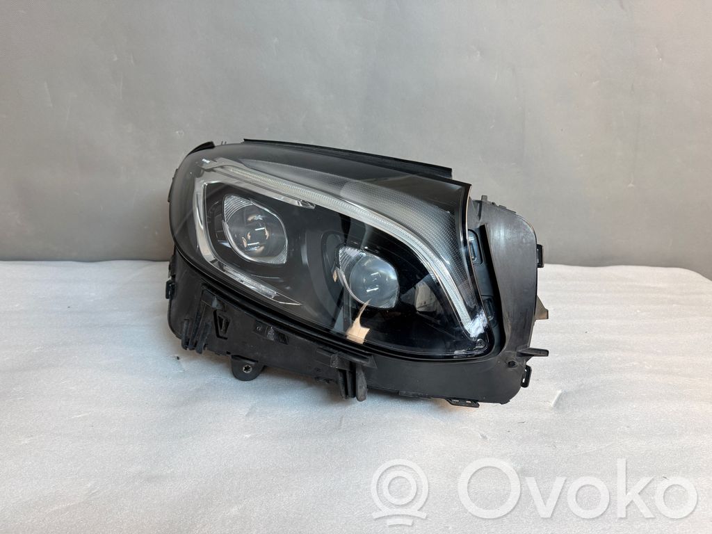 Mercedes-Benz GLC X253 C253 Lampa przednia 