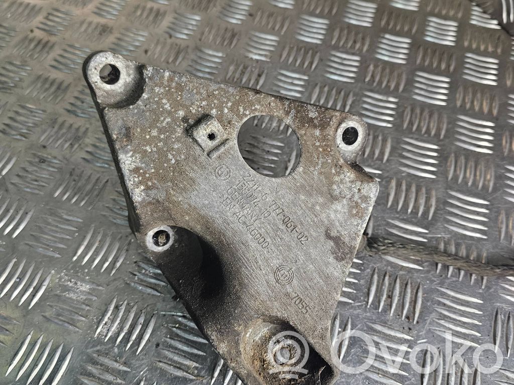 BMW 3 E90 E91 Engine mounting bracket 