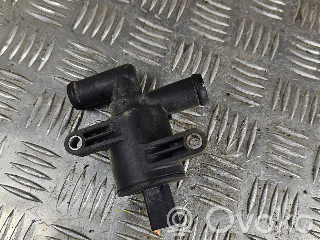 Audi A5 8T 8F Zusatzwasserpumpe 