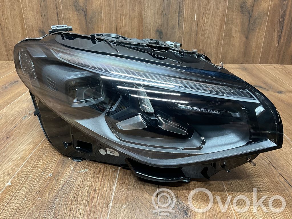 Mercedes-Benz CLA C174 C178 Lampa przednia 
