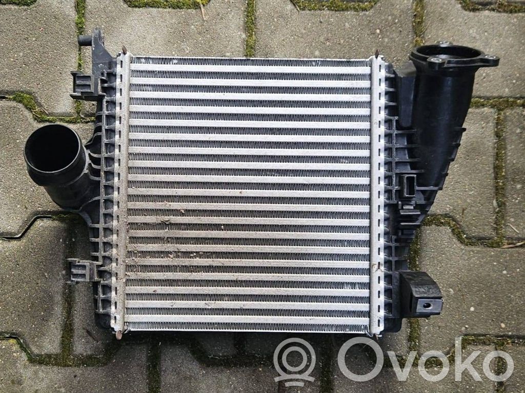 Audi Q8 Interkūlerio radiatorius 