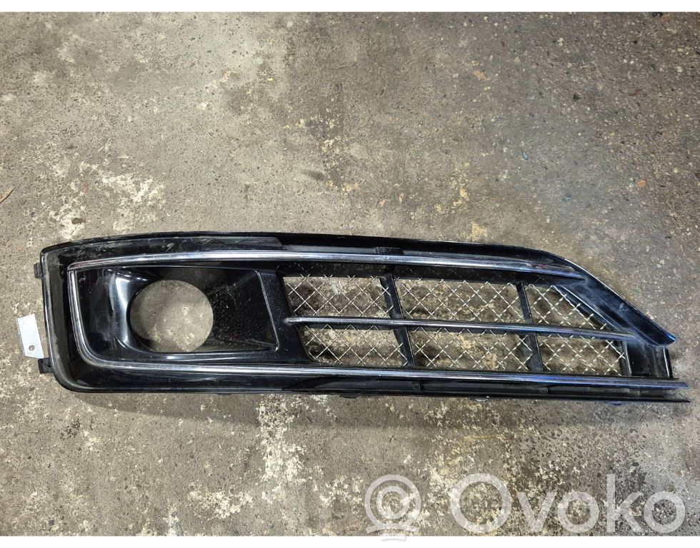 Audi A8 S8 D4 4H Kratka dolna zderzaka przedniego 