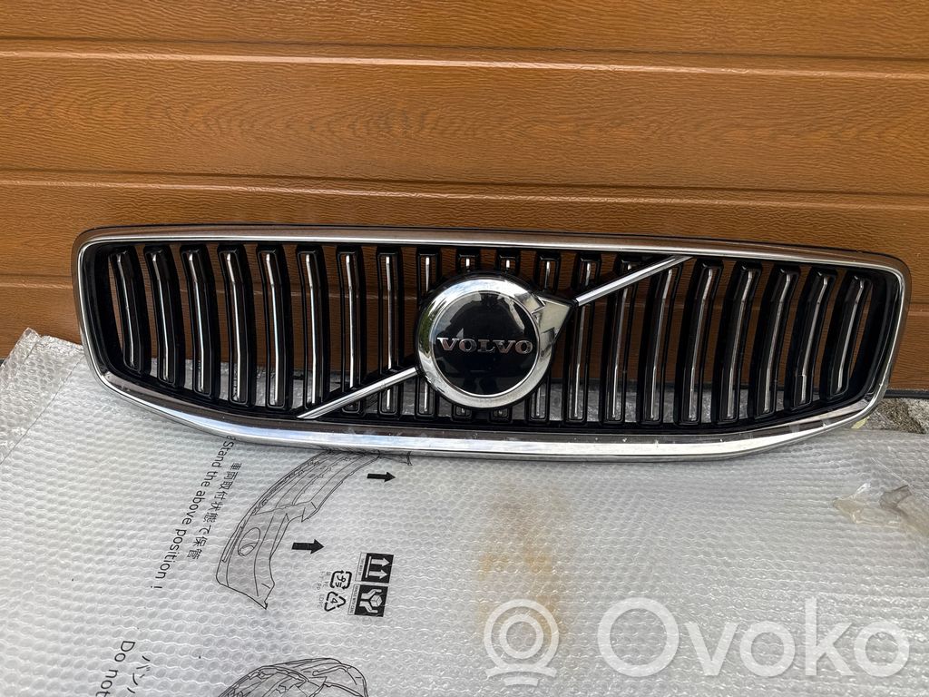 Atrapa chłodnicy / Grill   32291453