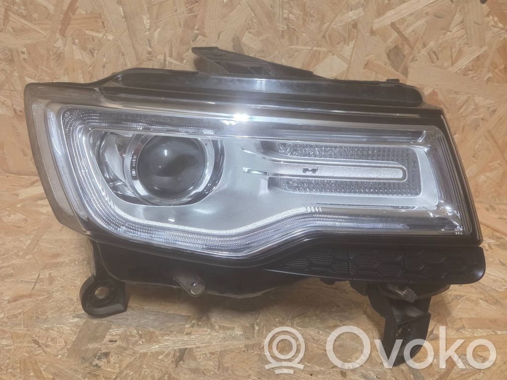 Jeep Grand Cherokee Lampa przednia 