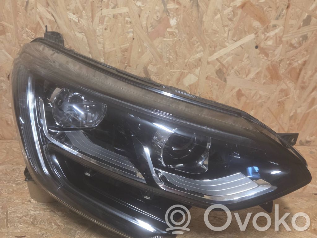 Renault Megane IV Headlight/headlamp 